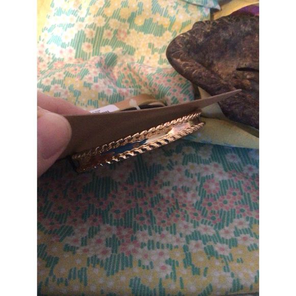 NWT Francesca’s HAIR TIES & BRACELET SET 6 PC Gold Cuff Bracelet & 5 Ties - Picture 11 of 11